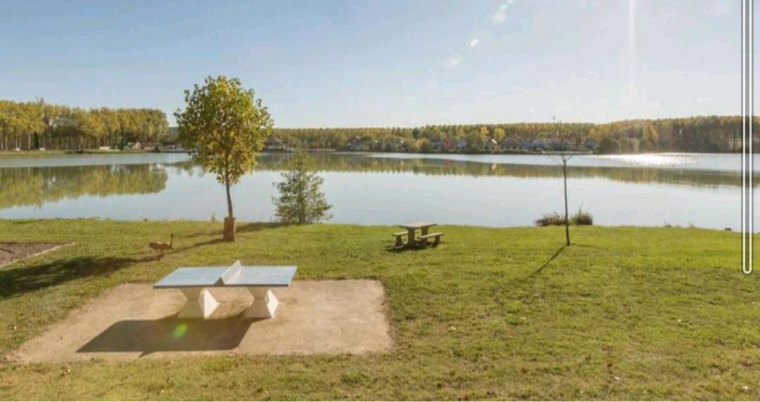 appartement au calme face au lac Marciac Extérieur photo
